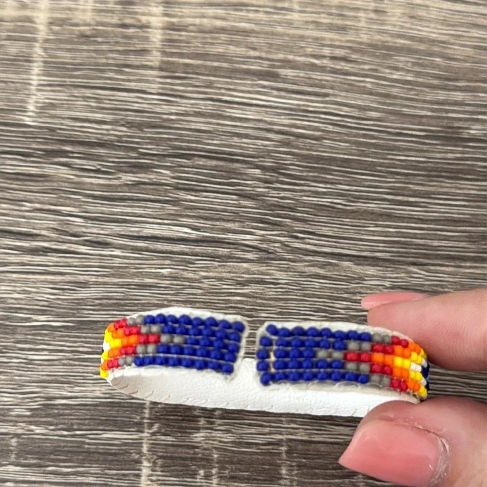 Native American crafted beaded bracelet leather western southwestern Yellowstone